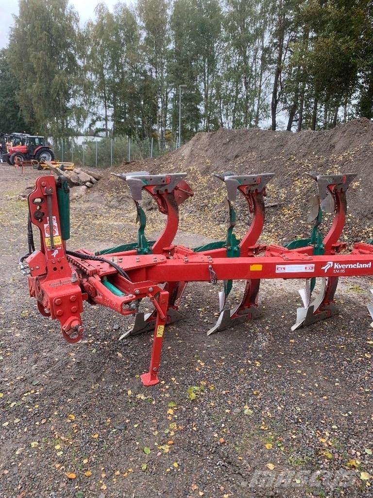 Kverneland EM85 Reversible ploughs