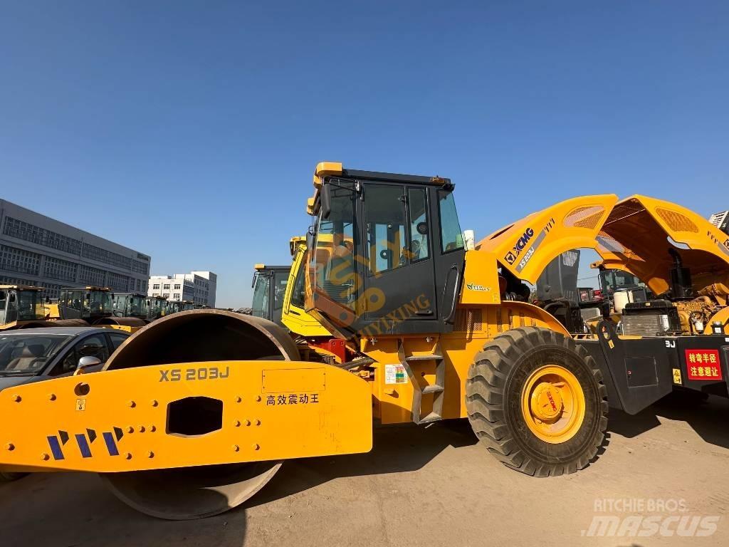 XCMG XS 203 J Single drum rollers