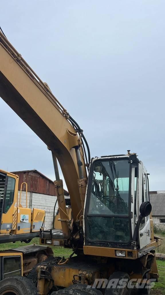 Liebherr A 904 Tracks, chains and undercarriage