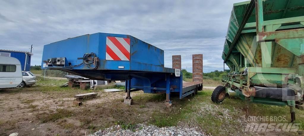 STOKOTA S3N Lowboy Trailers