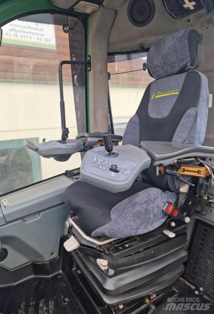 John Deere 1010 E Forwarders