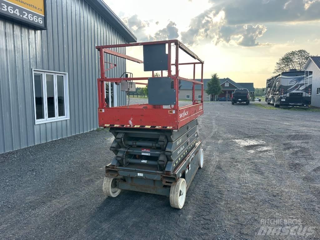 SkyJack SJ 4632 Scissor Lifts