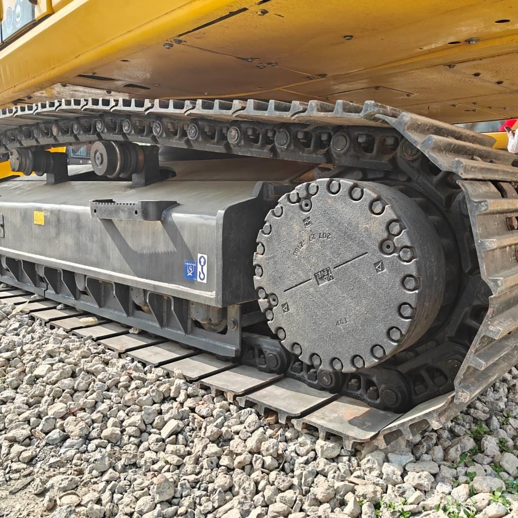 Komatsu 350LC-8 Crawler Excavators