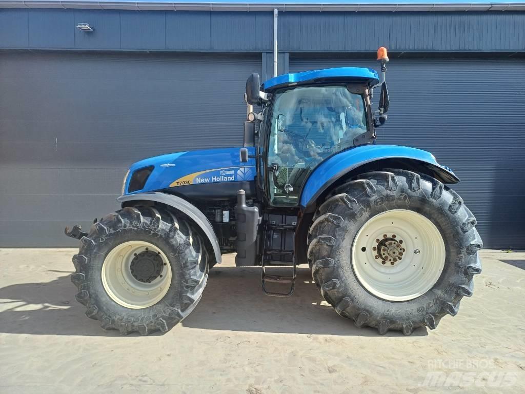 New Holland T7030AC Tractors
