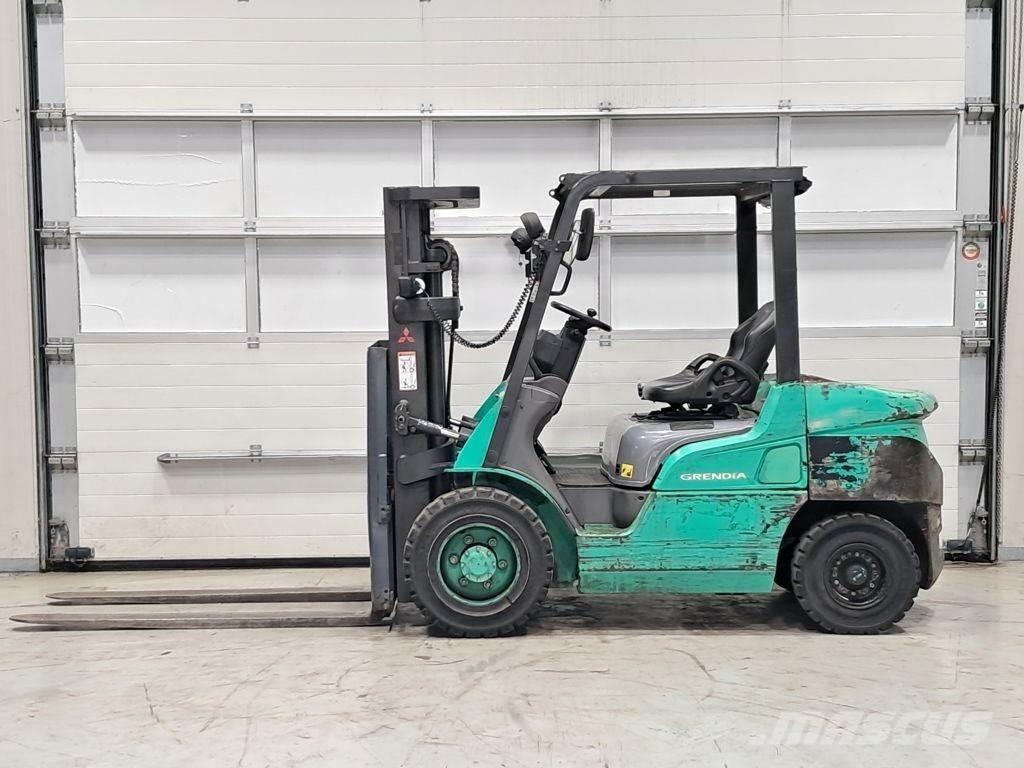 Mitsubishi FD30NT Diesel Forklifts