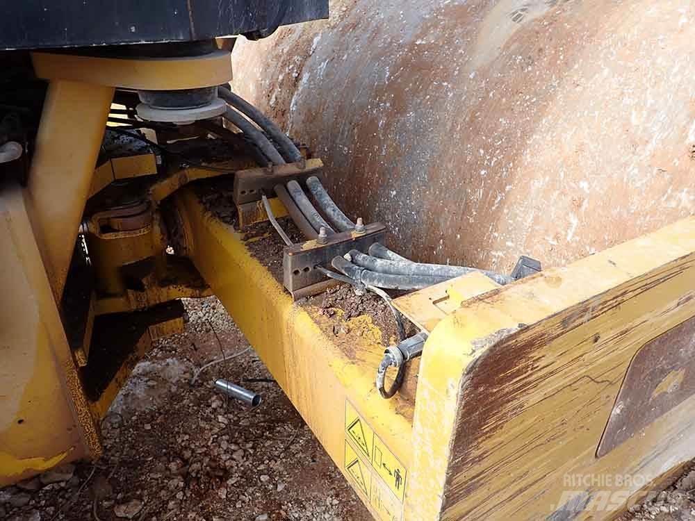 CAT CS64B Plate Compactors