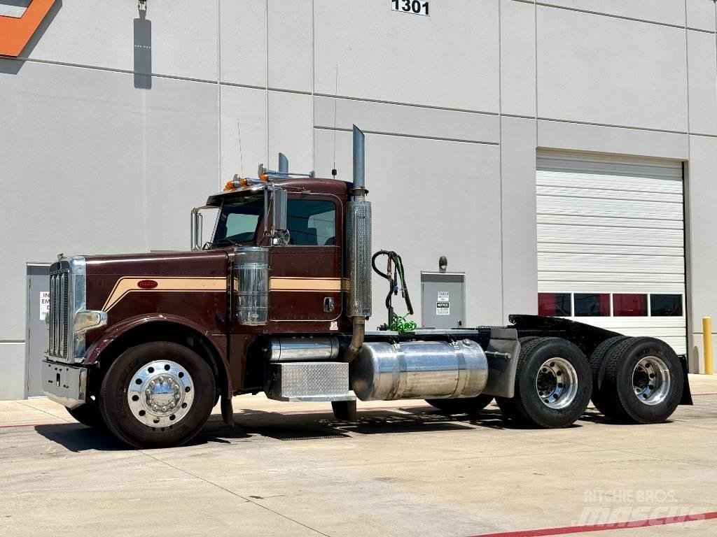 Peterbilt 379 Conventional Trucks / Tractor Trucks