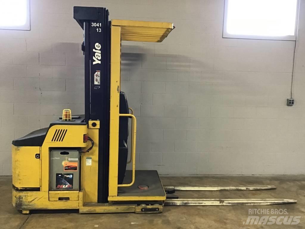 Yale OS030EFN24TE095 Medium lift order picker