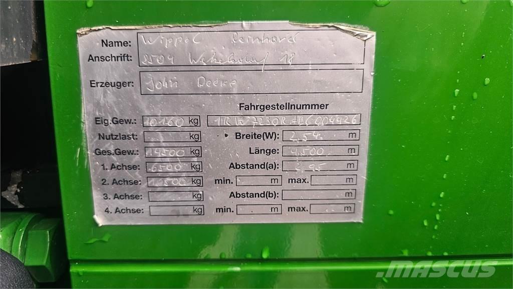 John Deere 7230R Tractors