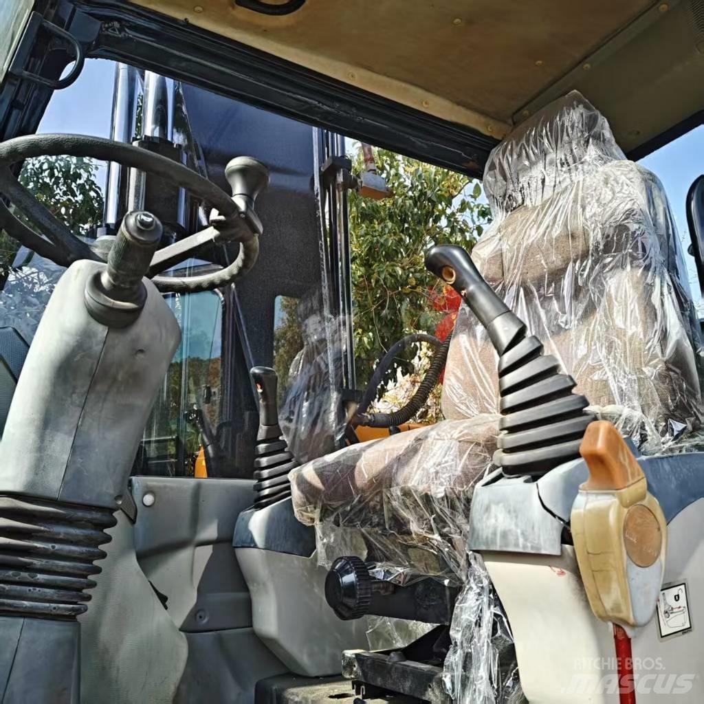 Hyundai 150w Wheeled excavators
