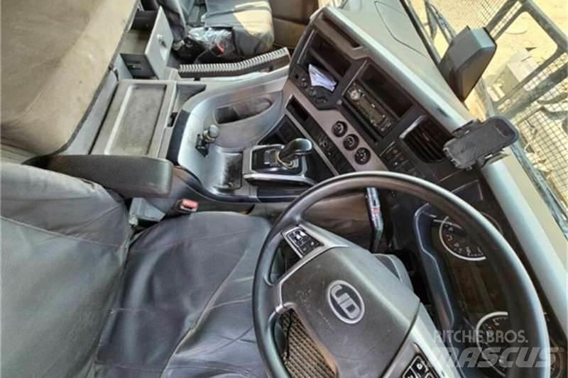 UD TRUCKS QUON Other Trucks