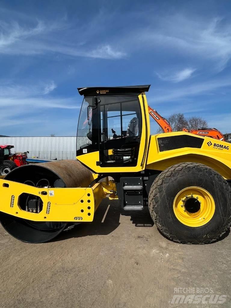 Bomag BW 211 D5 Soil Compactors