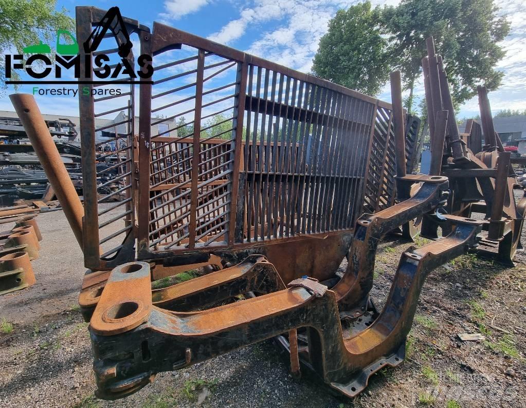 Komatsu 875 Bunks Forwarder Cranes