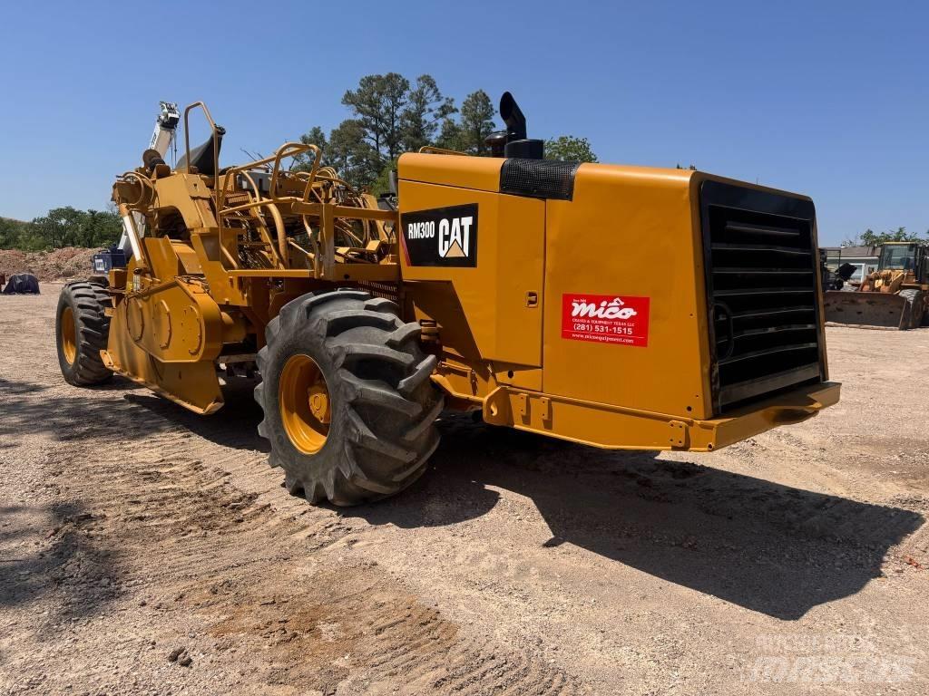 CAT RM 300 Asphalt Recycling Equipment