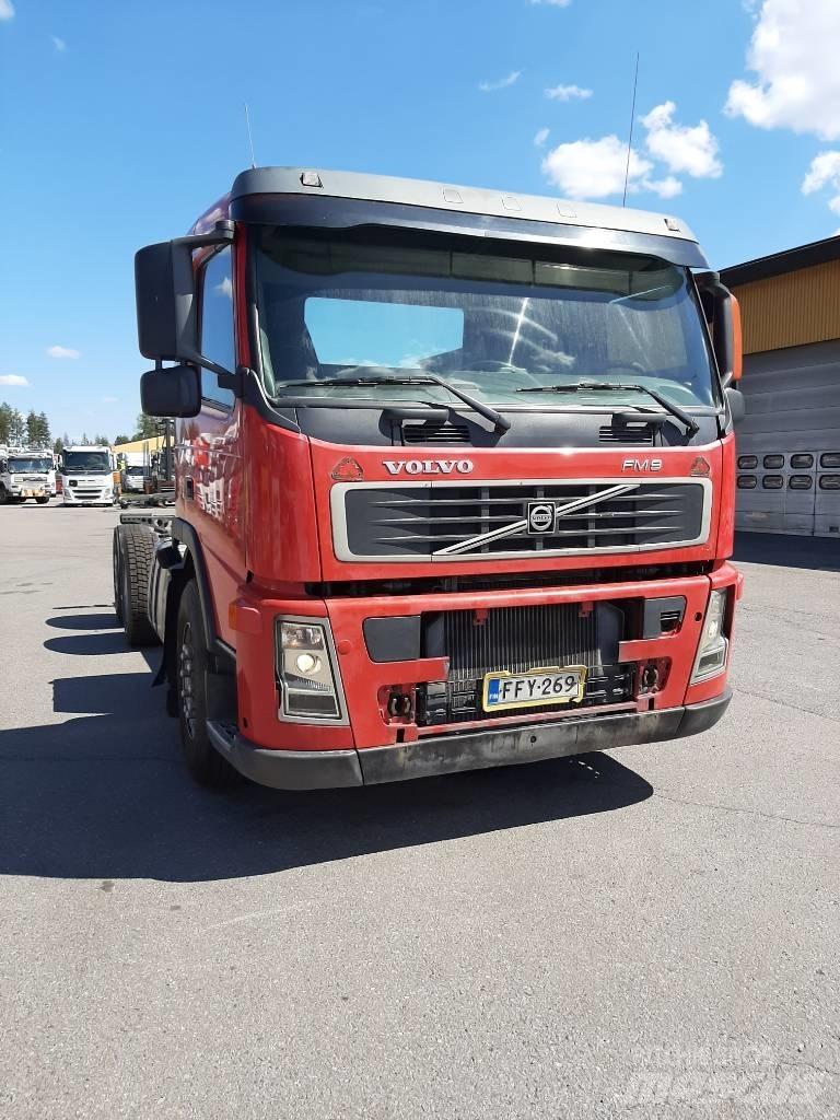 Volvo FM 9 Cab & Chassis Trucks