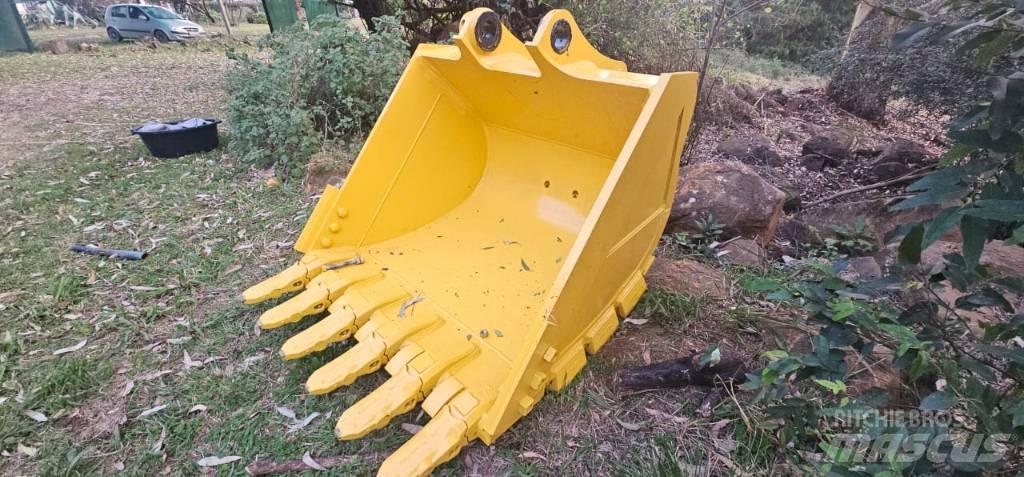 Komatsu PC210 Booms and dippers