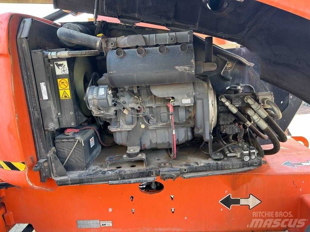 JLG 600 AJ Articulated boom lifts