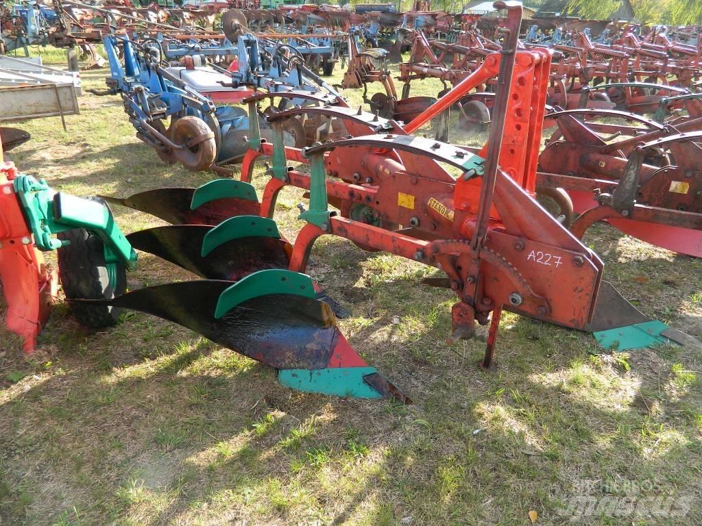 Kverneland 3 Plows