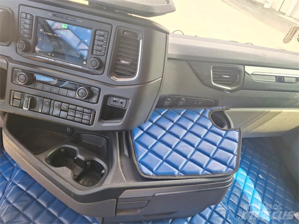 Scania R450 Conventional Trucks / Tractor Trucks