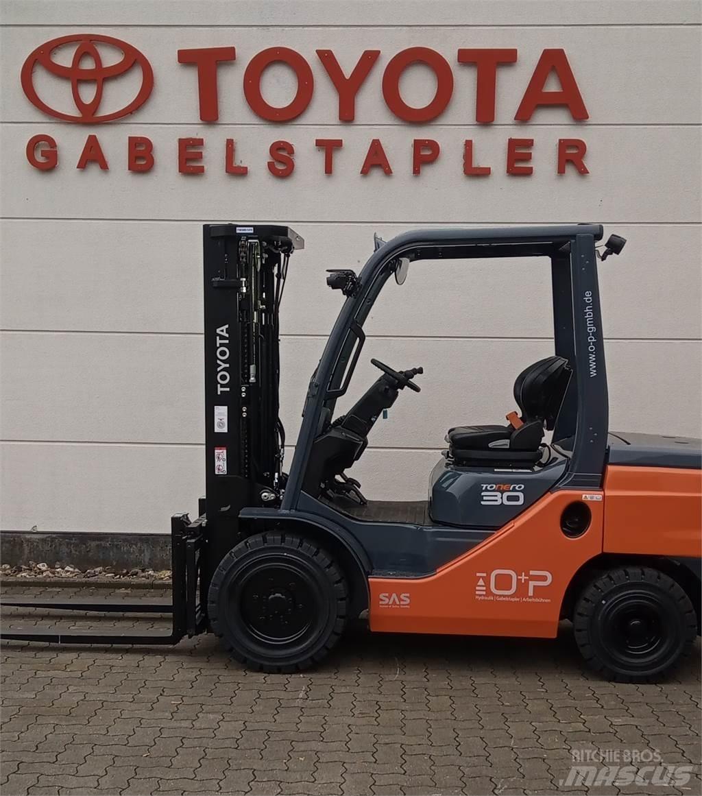 Toyota 52-8FDF30 Diesel Forklifts