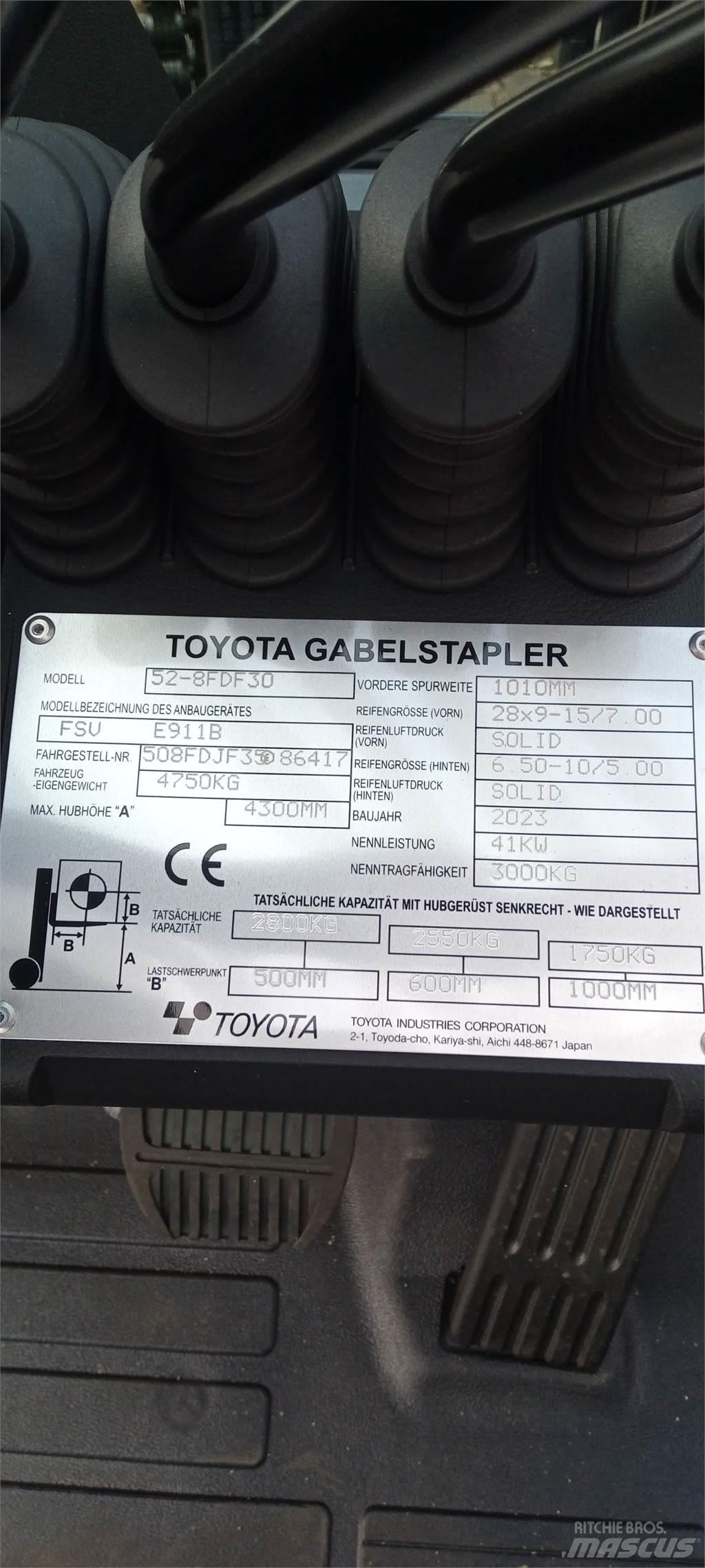 Toyota 52-8FDF30 Diesel Forklifts