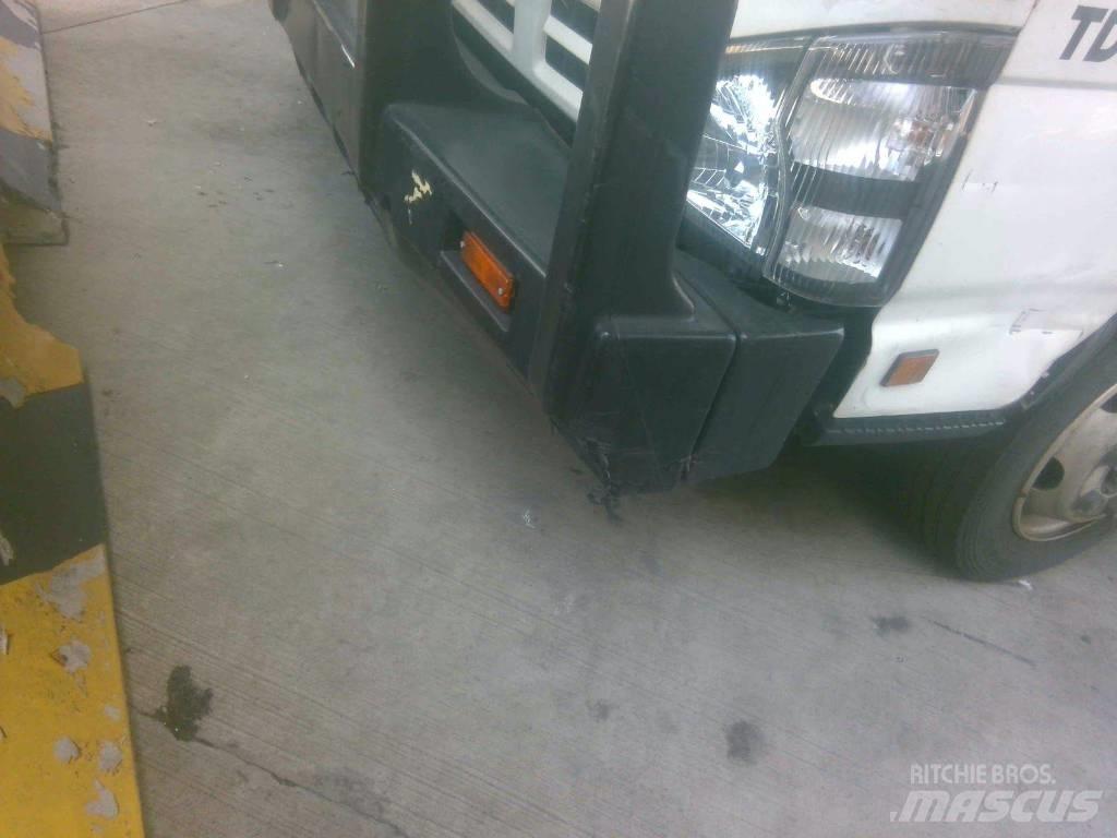Isuzu NPR Tank Trucks