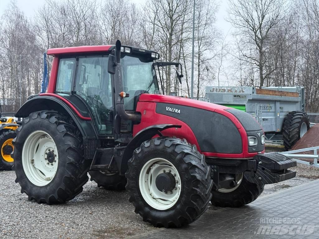 Valtra T 161 Tractors