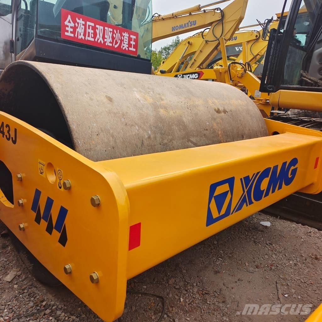 XCMG XS143J Single drum rollers