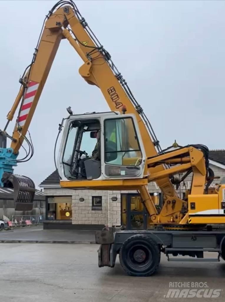 Liebherr A 904 C Waste / Industry Handlers