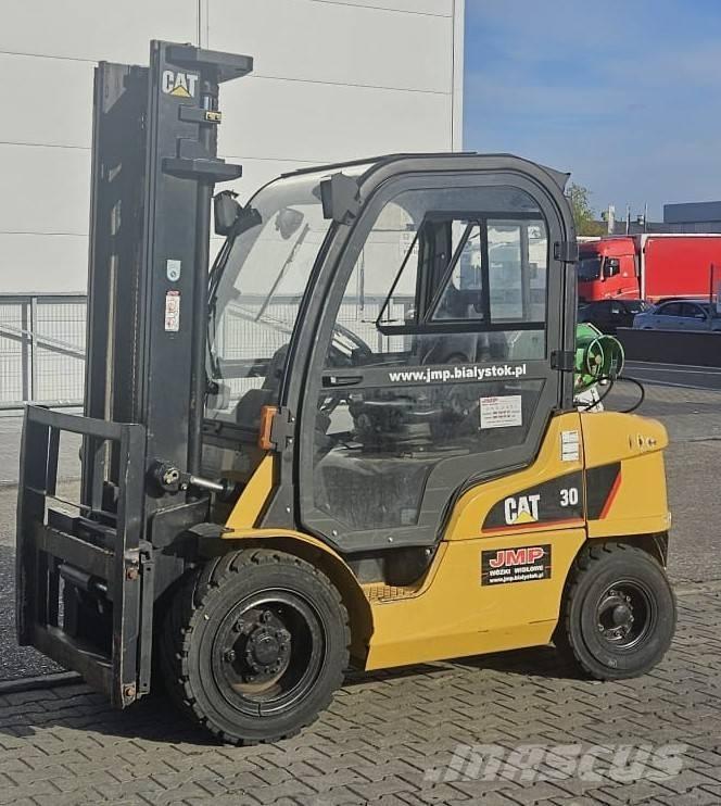 CAT GP 30 N LPG trucks