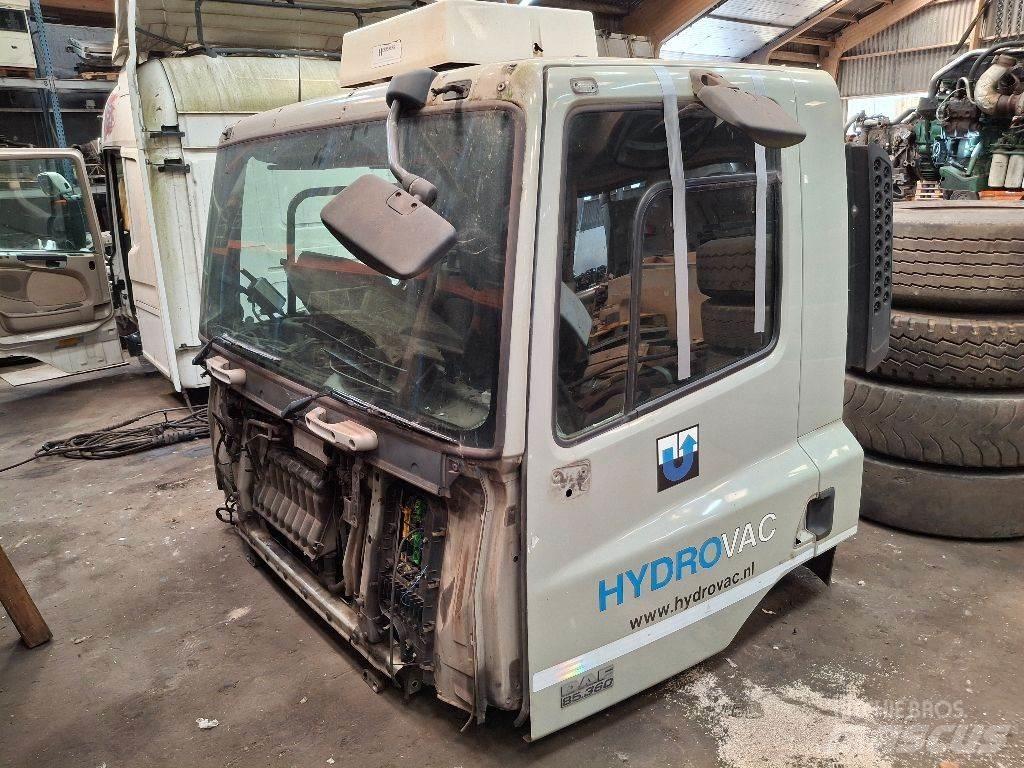DAF CF 85.360 Cabins and interior
