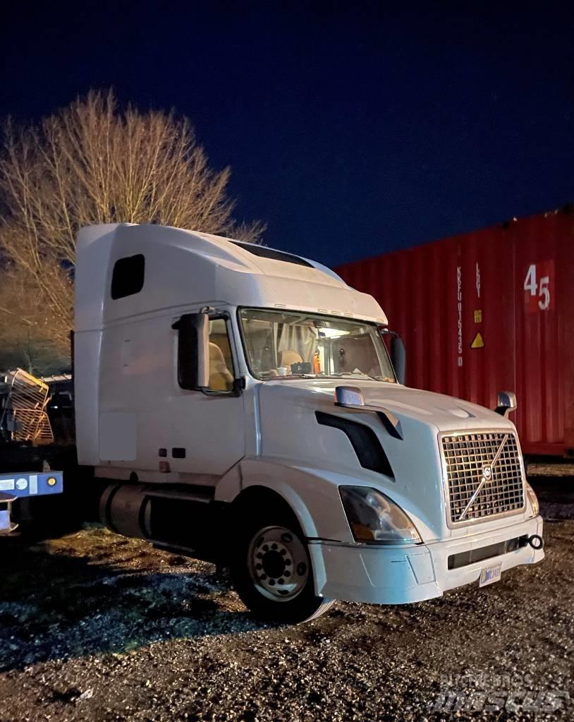 Volvo VNL 42 670 Conventional Trucks / Tractor Trucks