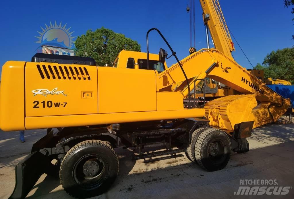 Hyundai R 210W-7 Wheeled Excavators