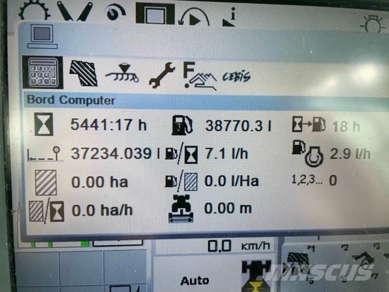 CLAAS ARION 550 Tractors