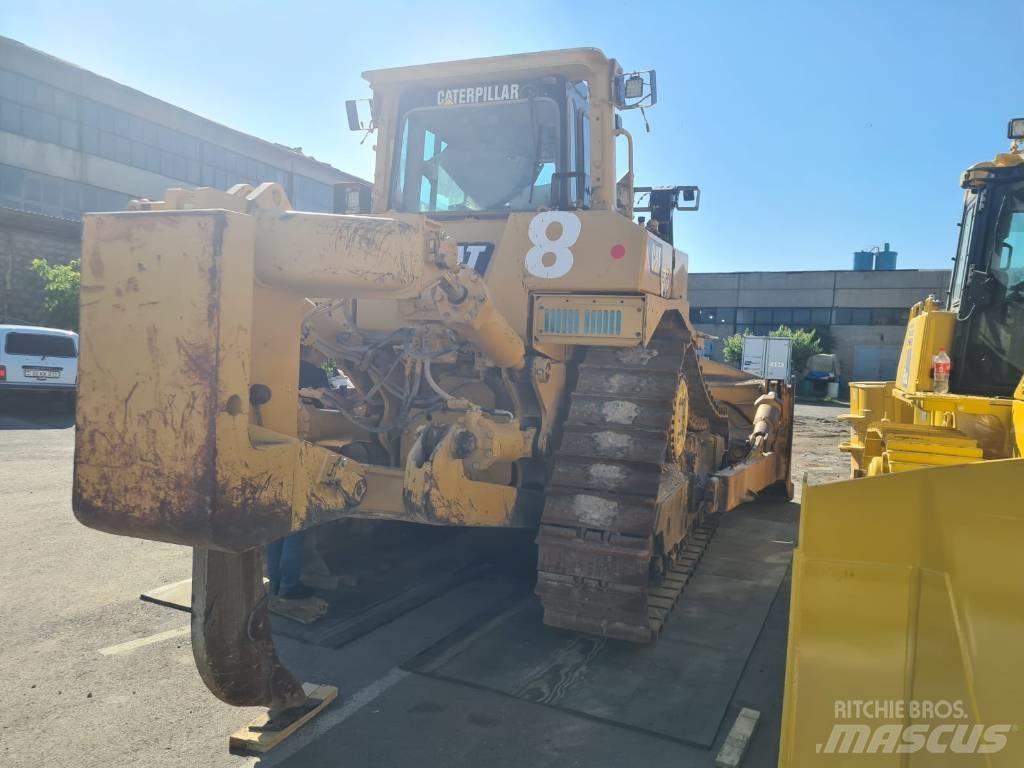 CAT D8R Crawler dozers