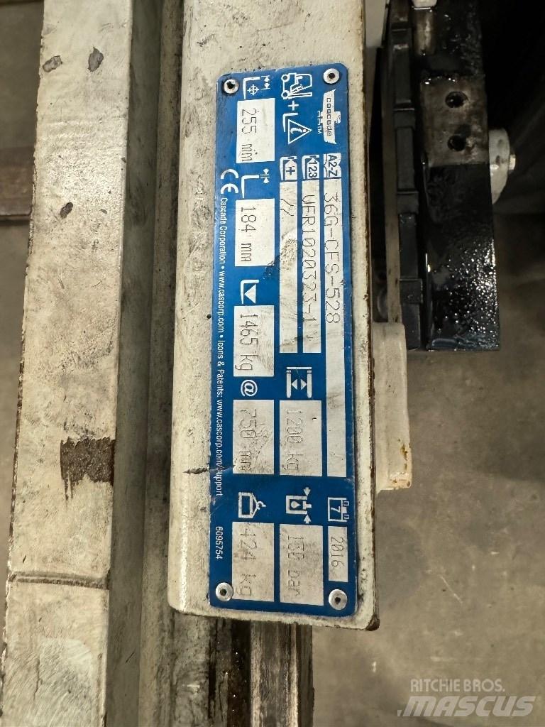 CAT EP25N Electric Forklifts