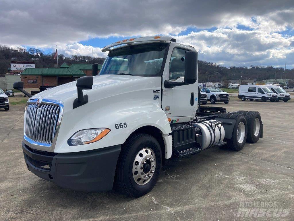 International LT Conventional Trucks / Tractor Trucks