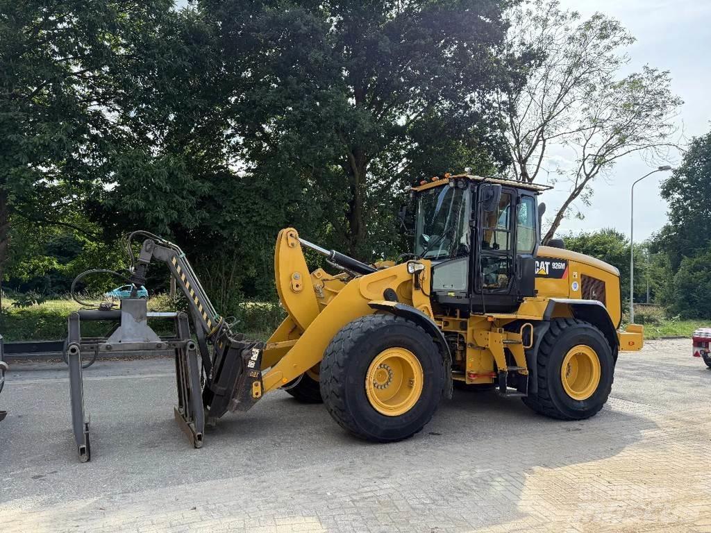 CAT 926M 4 Buckets Wheel Loaders