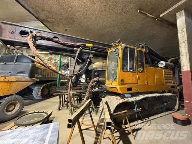 Akerman Banut H14B Hydraulic Pile Hammers