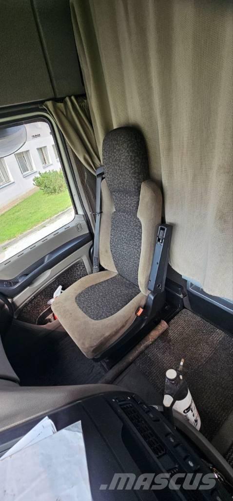 DAF XF 105 Hook lift trucks