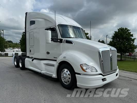Kenworth T 680 Conventional Trucks / Tractor Trucks