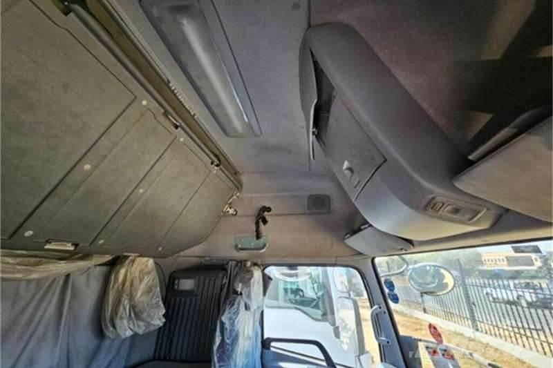 UD TRUCKS QUON Other Trucks