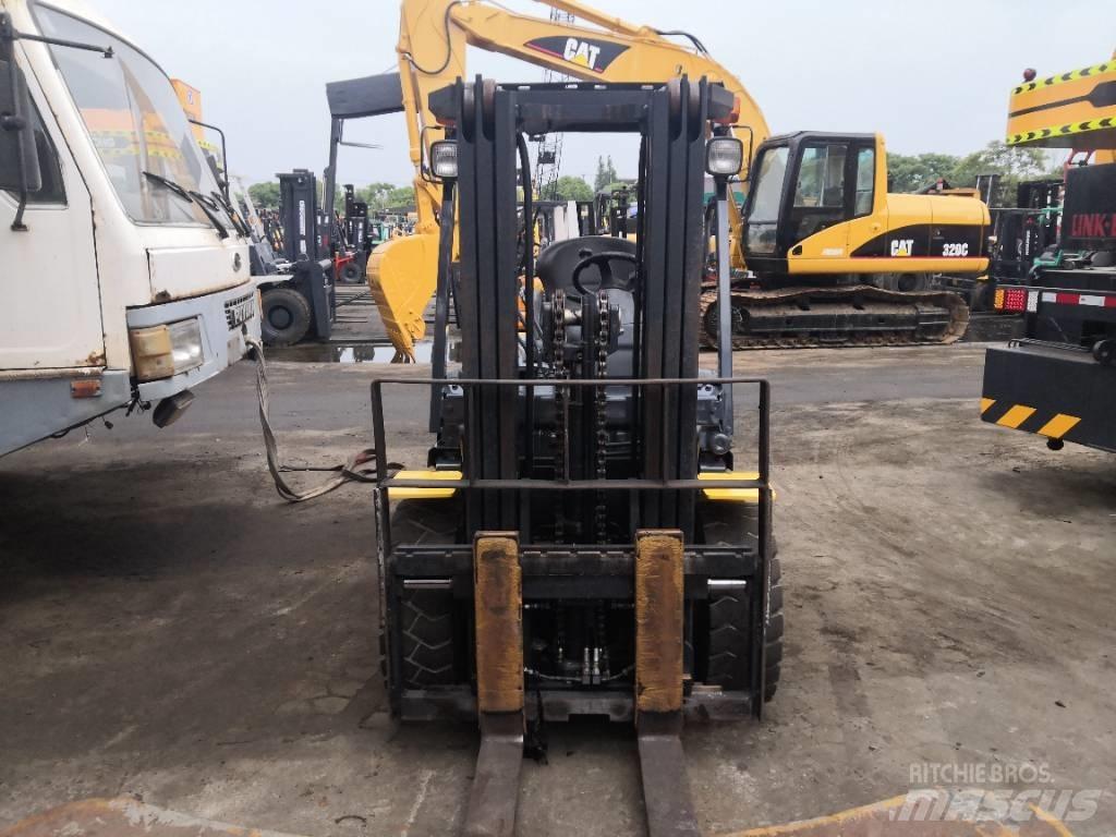 Komatsu 30 Diesel Forklifts