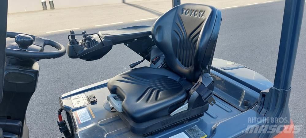 Toyota 8FBMT16 Electric Forklifts