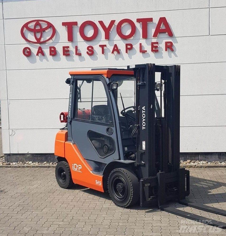 Toyota 02-8FGF25 LPG trucks