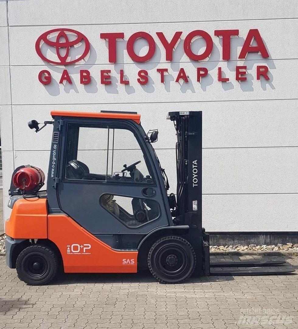 Toyota 02-8FGF25 LPG trucks