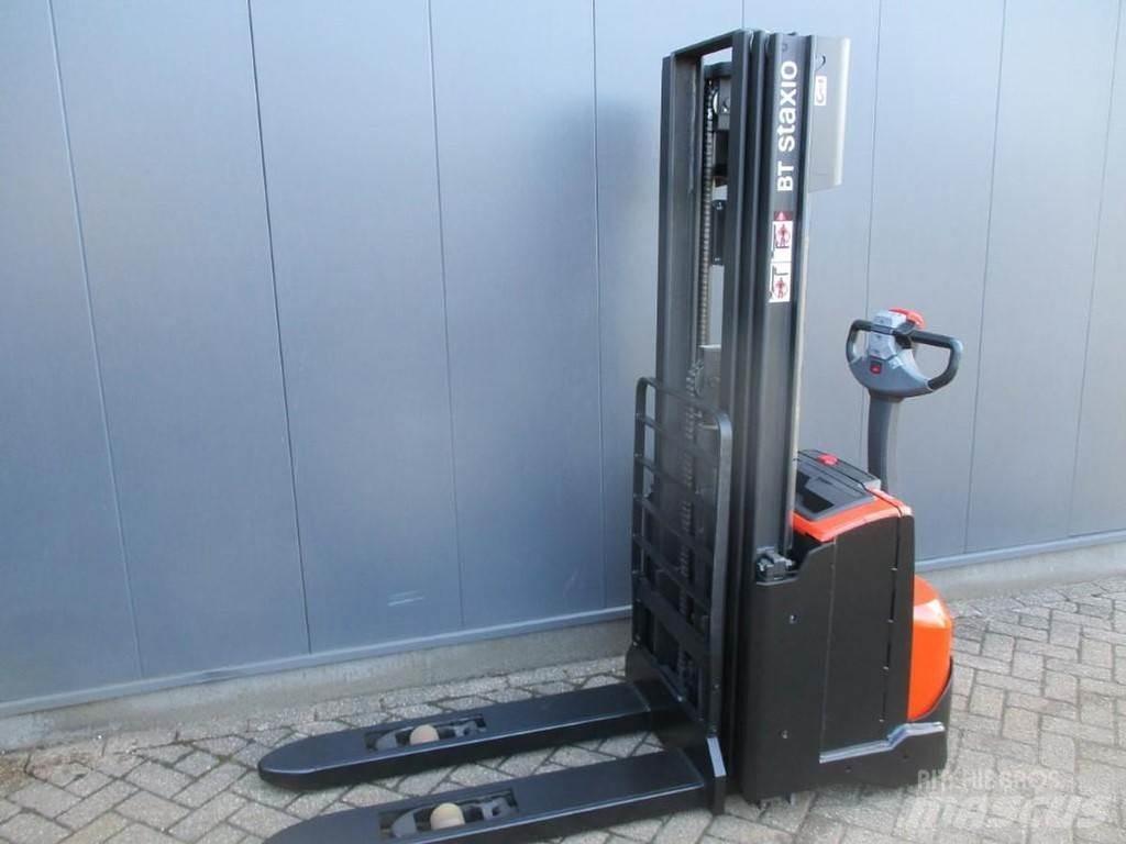 BT SWE 140L Pedestrian stacker