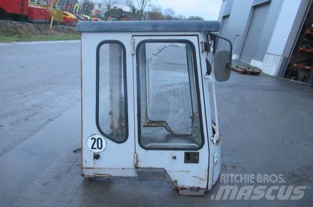 Kubota R 520 Forestry Cabin