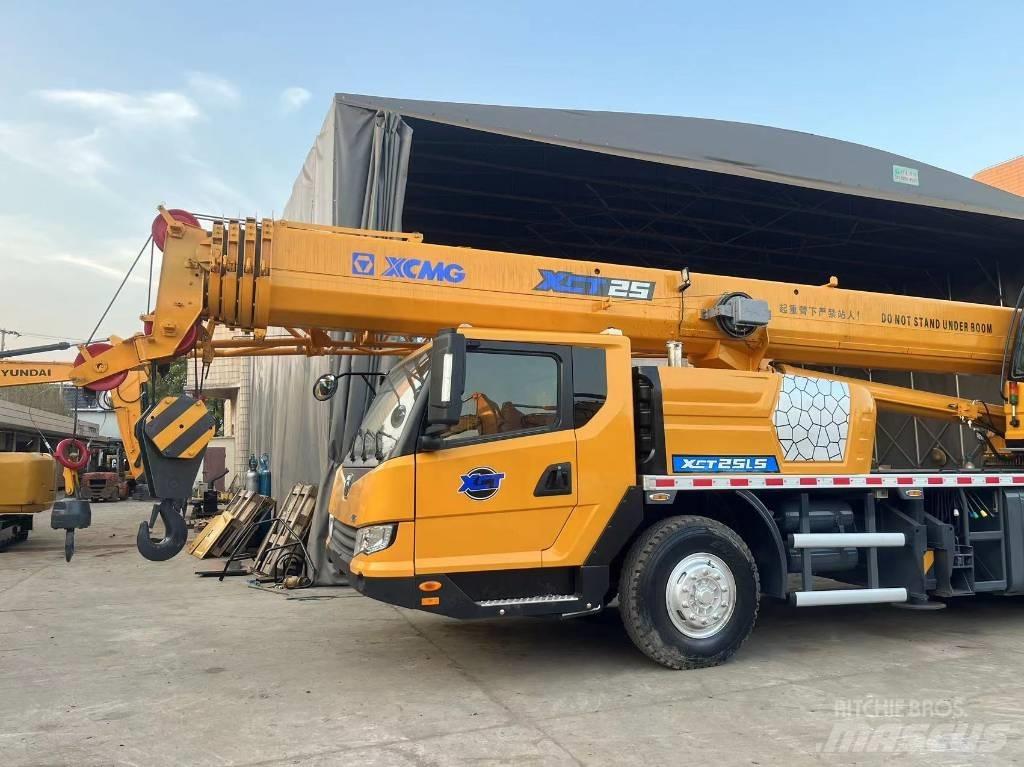 XCMG XCT 25 Mobile and all terrain cranes