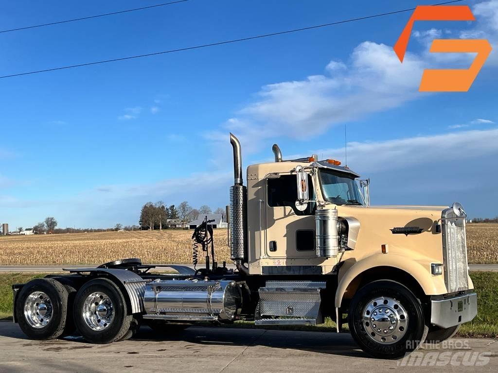 Kenworth W 900 Conventional Trucks / Tractor Trucks